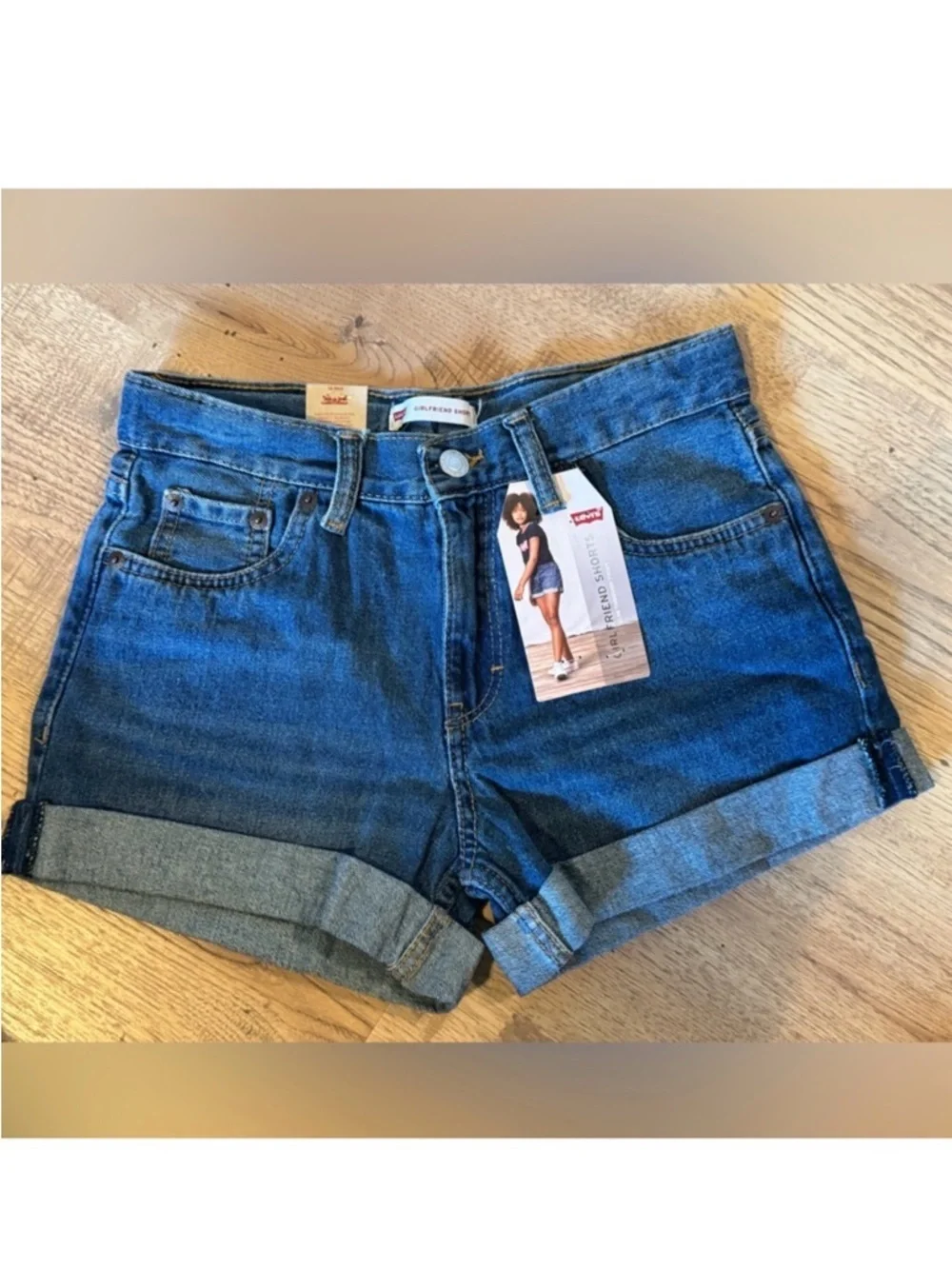 Levi’s Girls Girlfriend Denim Shorts Cuffed Adjustable Waist Size 14 NWT